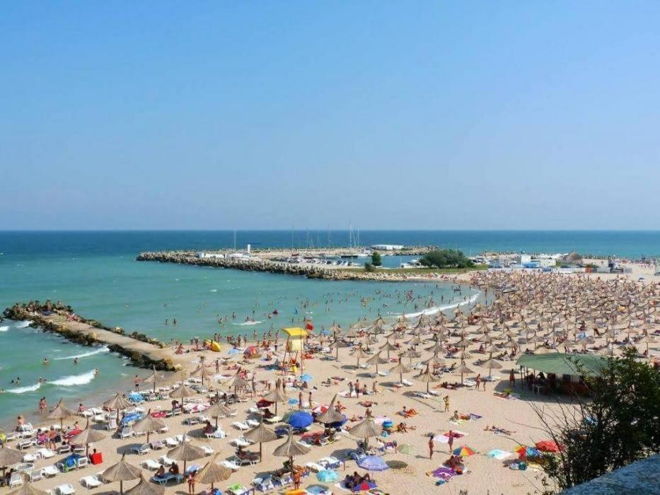 Cazare Eforie Nord, Plaja Acapulco, Garsoniere Four Studios, Bucatarie Comuna, Baie Proprie, Etaj 4, Fara Lift מראה חיצוני תמונה